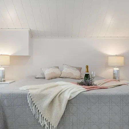 Live By Hilla * Levi